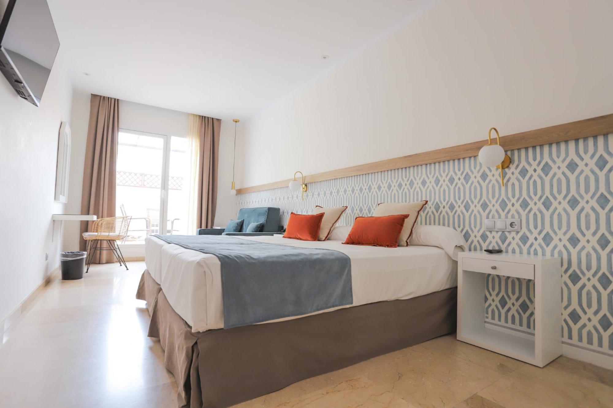 Oasis Hotel 2*